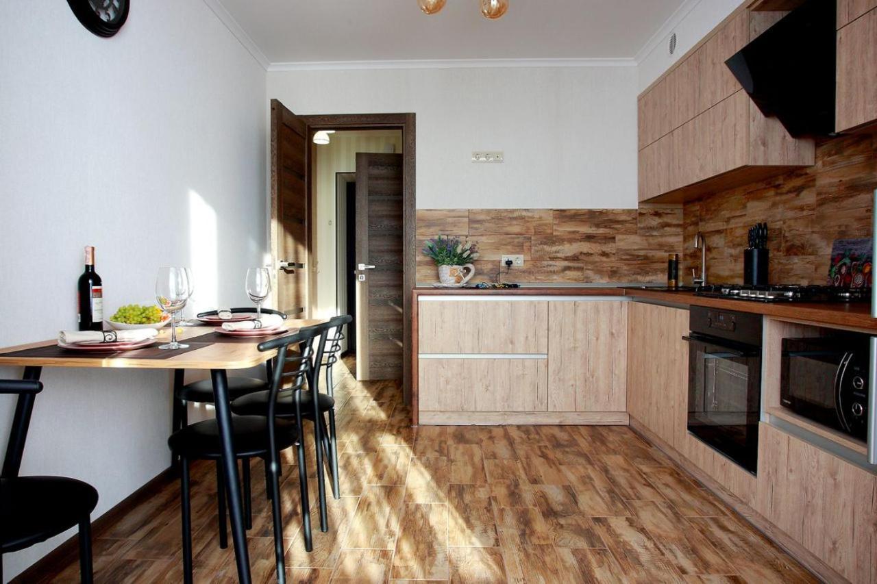 Apartament Vasilya Porika 48 Street Vinnytsya,Ukraine วินนิตซา ภายนอก รูปภาพ